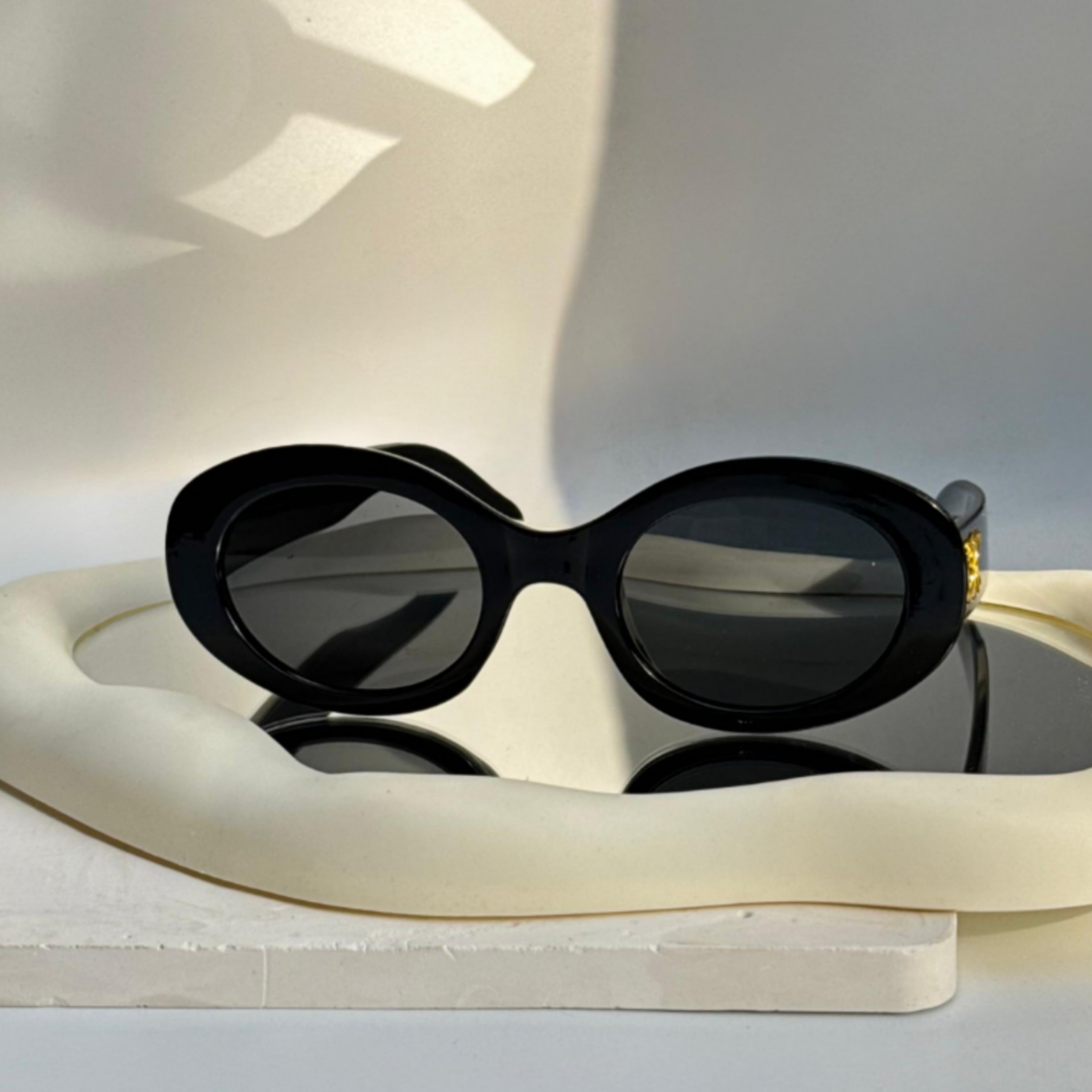 Black-Oval-6939-Sunglasses